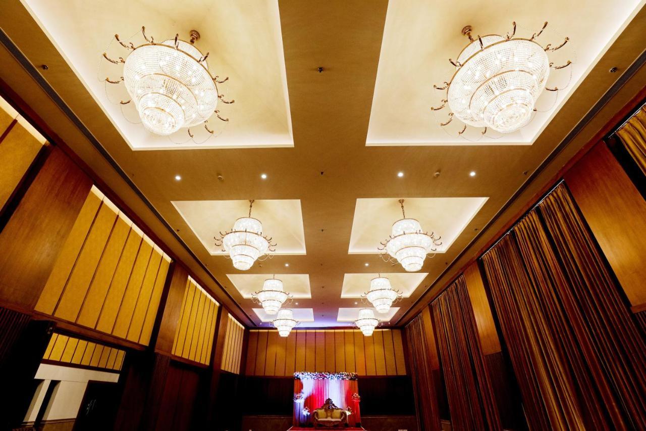 Gulab Kothi By Royal Orchid Hotels Limited Benares Buitenkant foto