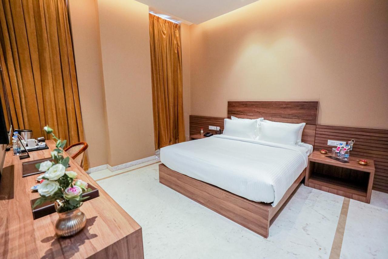 Gulab Kothi By Royal Orchid Hotels Limited Benares Buitenkant foto